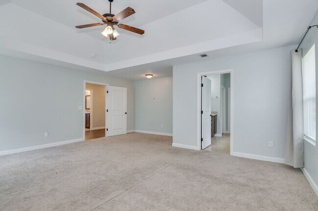 Building Photo - Beautiful 4 Bedroom in Great Neighborhood!