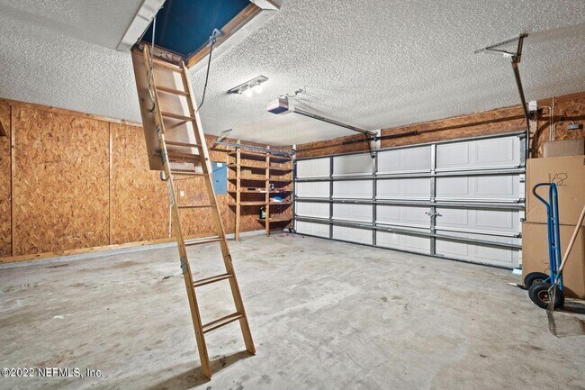 Building Photo - 12635 Chapeltown Cir E