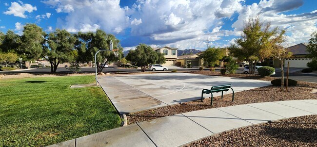 Building Photo - 4816 Magnolia Blossom Ave