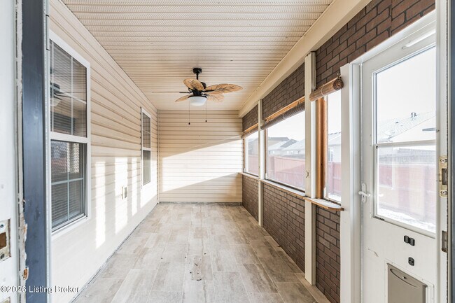 Building Photo - 7121 Blue Stream Ct