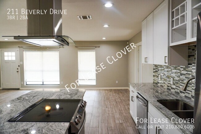 Building Photo - 211 Beverly Dr