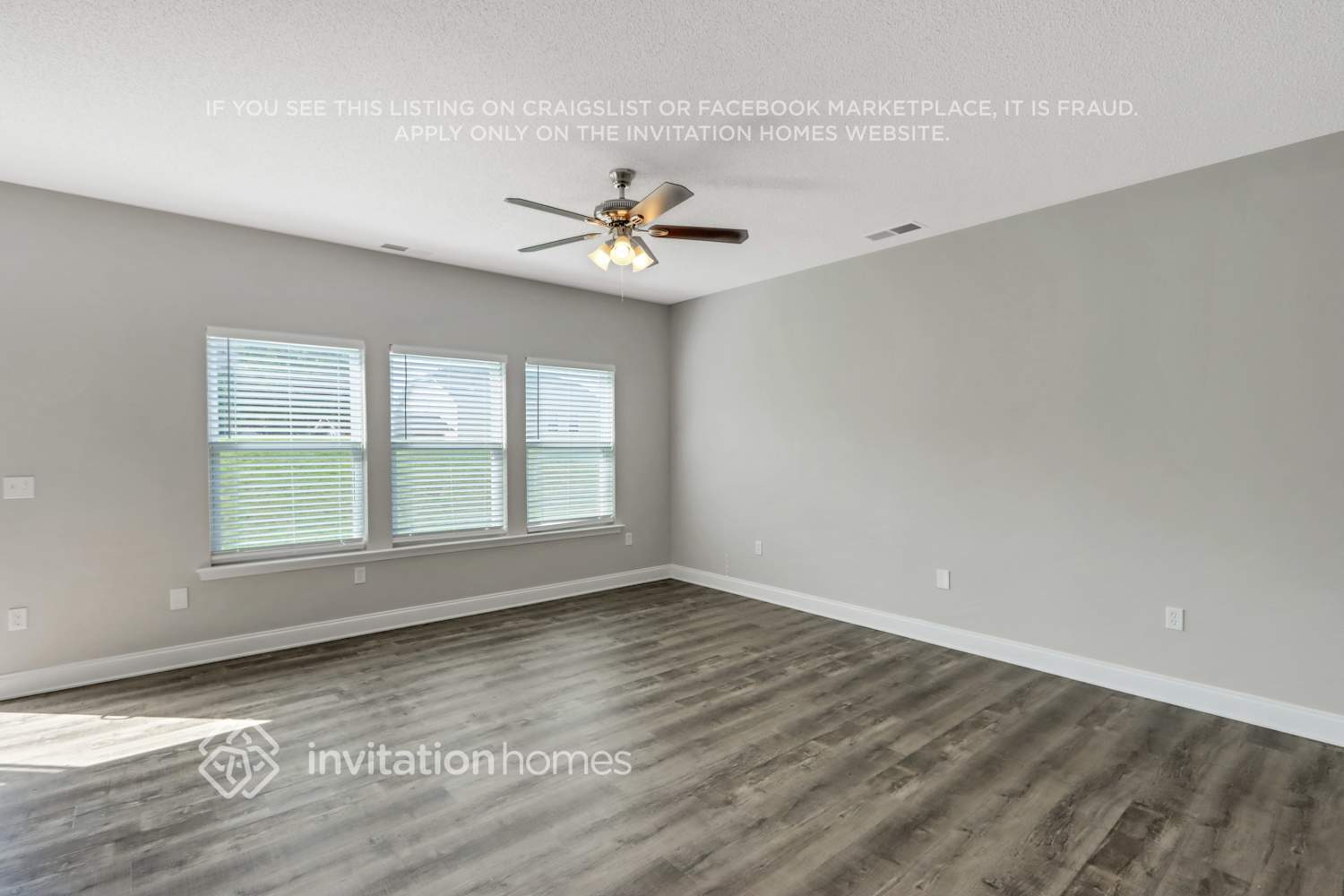 Building Photo - 13645 Coram Pl