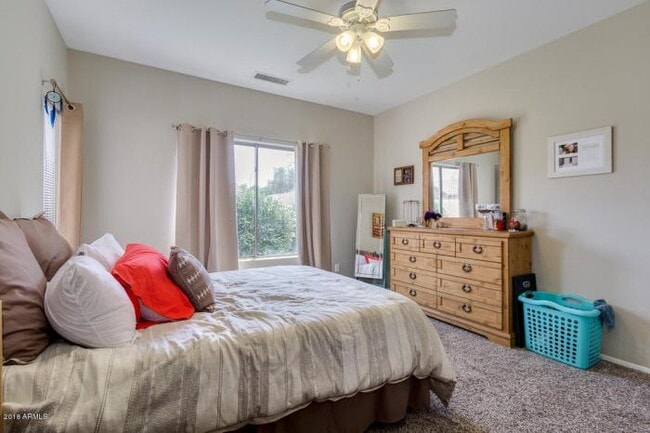Building Photo - 3 bedroom in Mesa AZ 85209