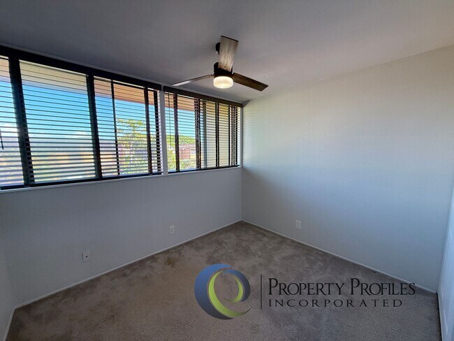 Building Photo - 4 Bedroom 2.5 bathroom Townhome in Kaholo ...