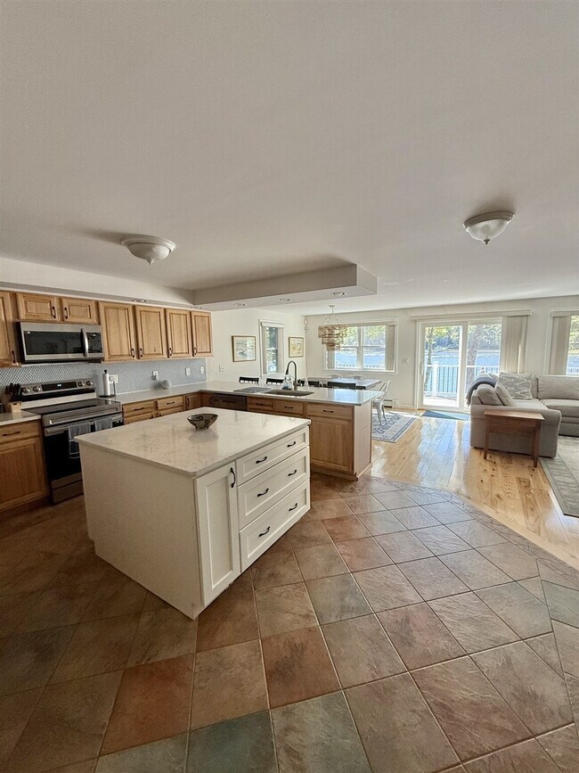 Building Photo - 164 Pine Point Rd