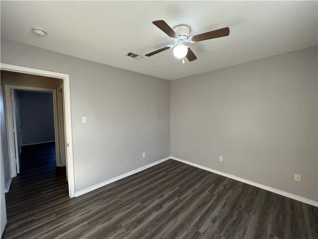 Building Photo - 5908 Greengate Dr
