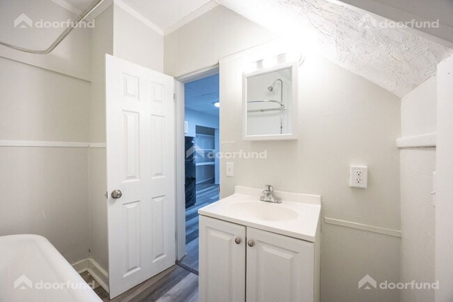 Building Photo - 3 Lyman St