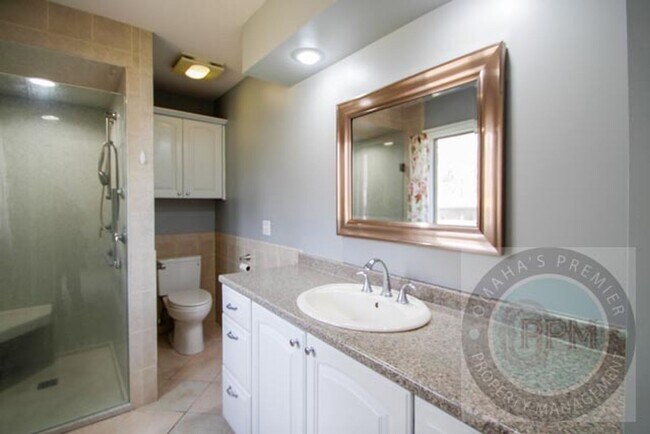 Building Photo - Beautiful and Spacious 3 Bd/3Ba with finished basement