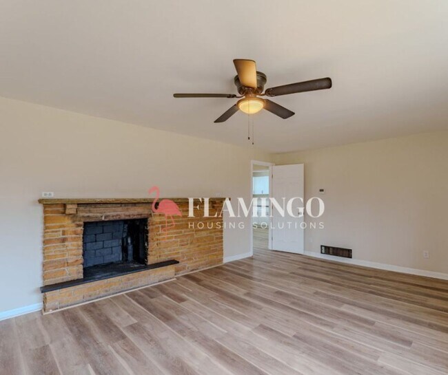 Building Photo - Charming 3 Bedroom, 1 Bath
