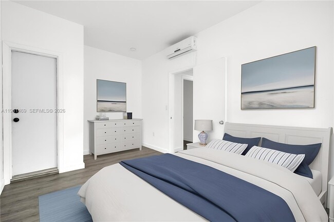 Building Photo - 402 NW 12th Ave