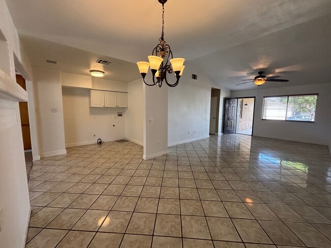 Building Photo - Welcome to your next home at 289 Tangerine!