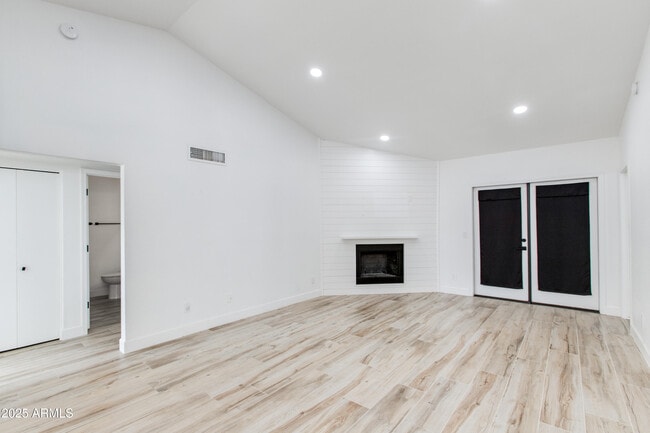 Building Photo - 1112 N 87th St