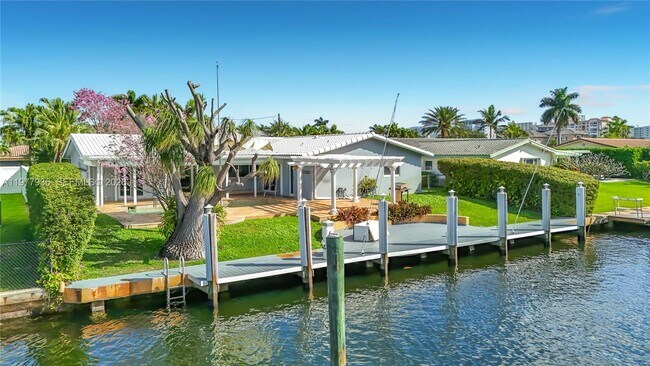 Building Photo - 2770 NE 8th Ct