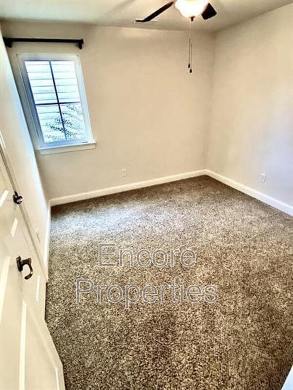 Building Photo - 2057 Aventon Ln