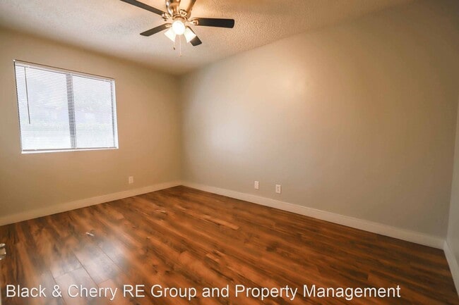 Building Photo - 1 br, 1 bath House - 1361 E University Ave...