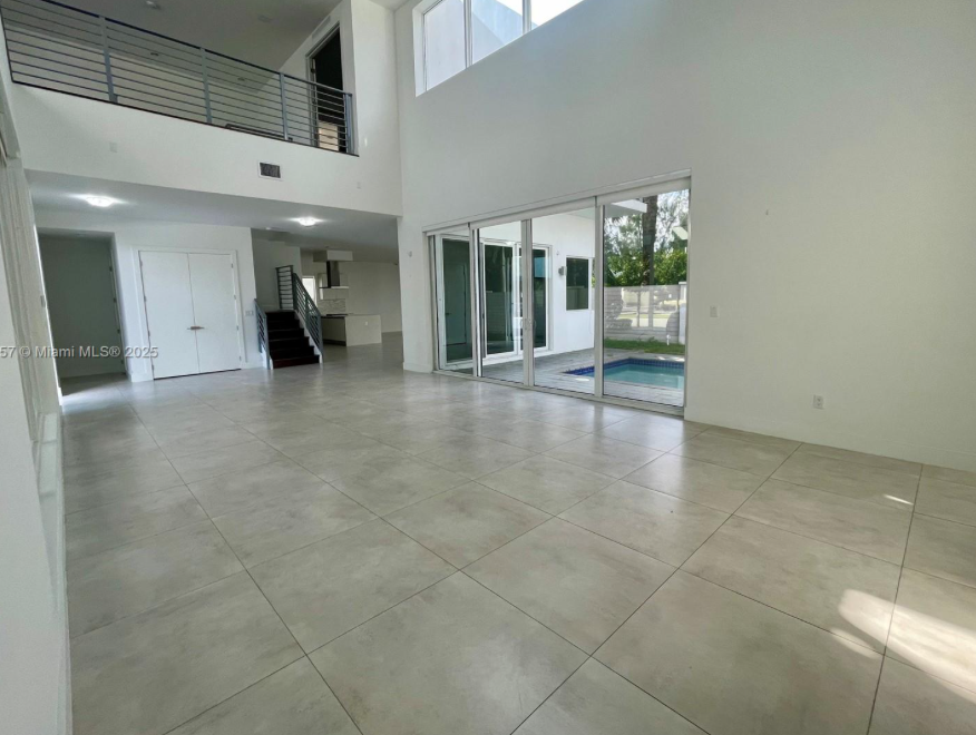 Building Photo - 10250 NW 74th Ter