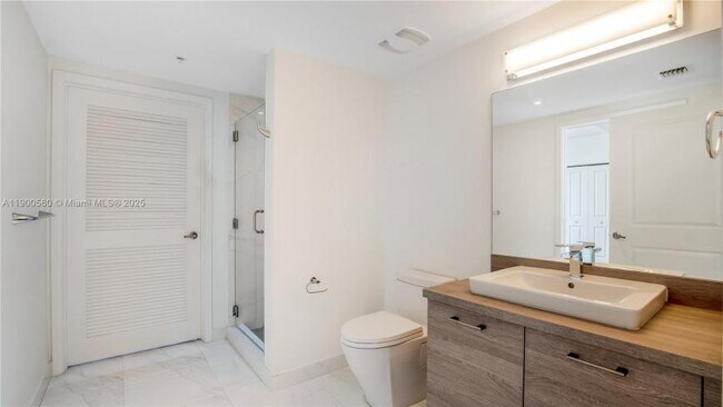 Building Photo - 3 bedroom in Sunny Isles Beach FL 33160