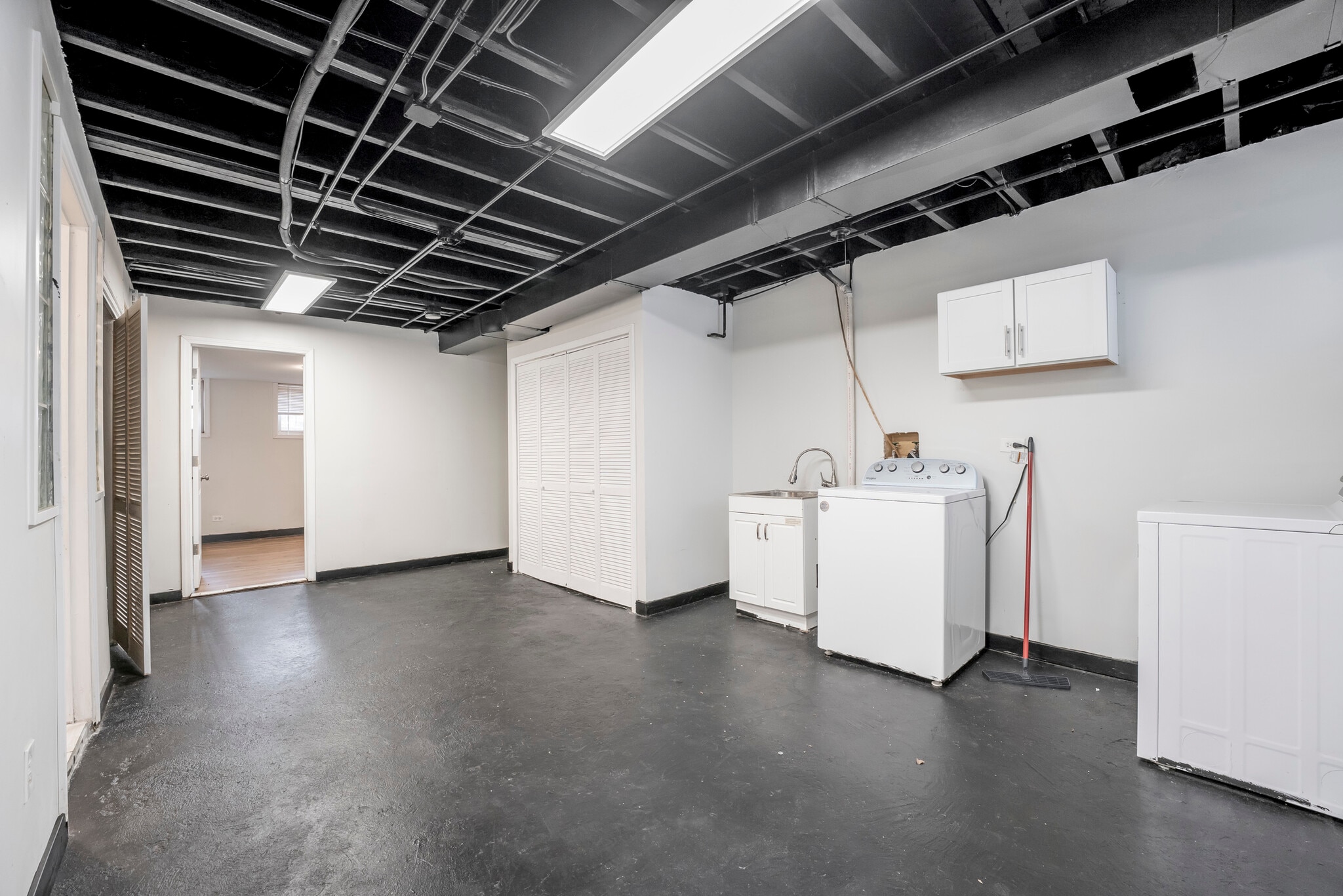 Building Photo - 1166 W Cullerton St