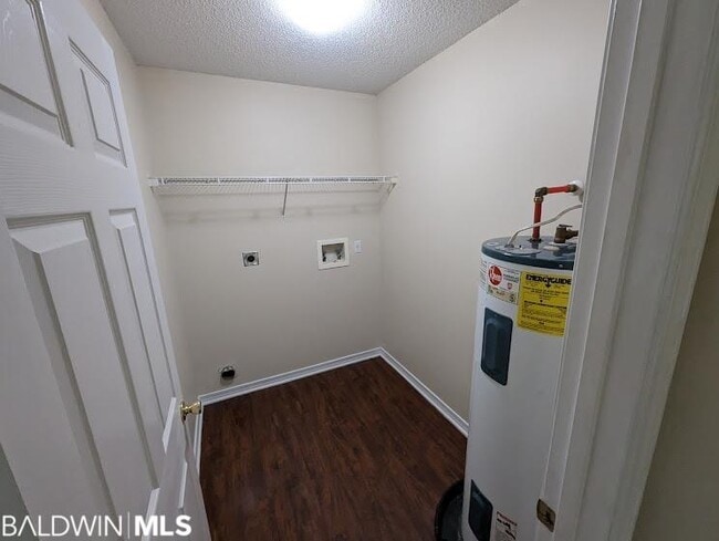 Building Photo - 12971 Labradors Run