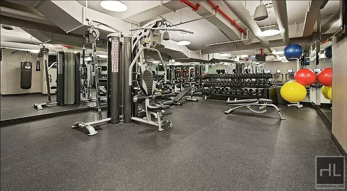 Building Photo - East 39th Street