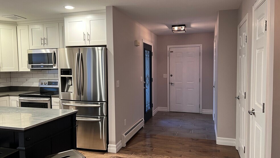 Building Photo - 201 Juniper Dr
