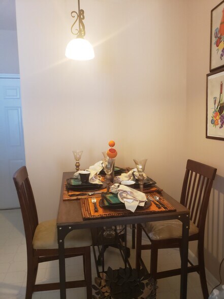 Building Photo - 8231 Hempshire Pl