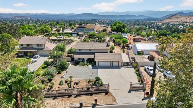 Building Photo - 10728 Valley Dr