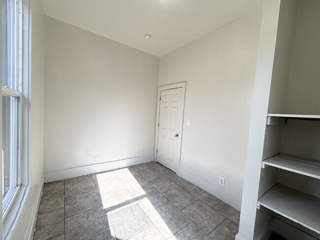 Building Photo - 61 S 800 W