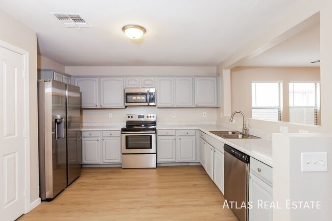 Building Photo - 11171 W Garfield St