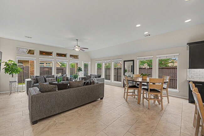 Building Photo - 29147 Crystal Rose Ln