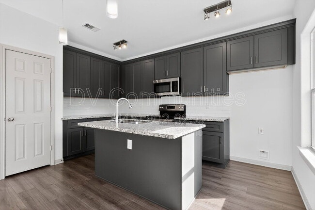 Building Photo - 4423 Brinkley St