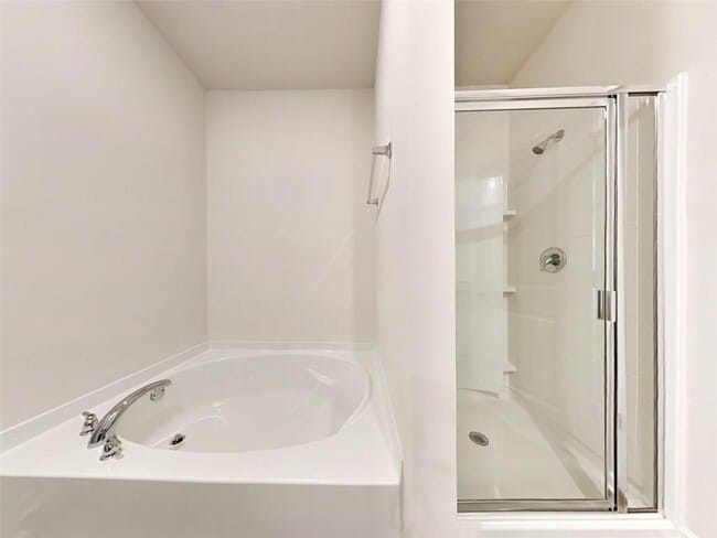 Building Photo - 332 Oliver Dr