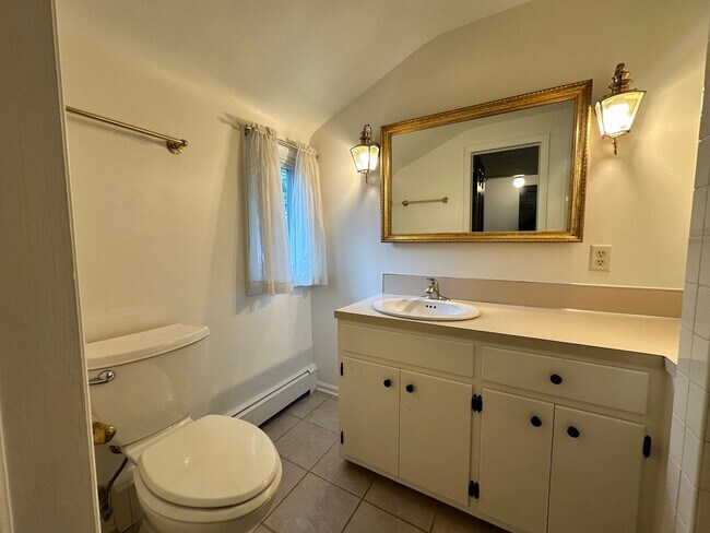 Building Photo - Four Bedroom Two and a Half Bath home avai...