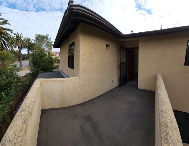Building Photo - LOCATION-CLOSE PROXIMITY TO POLY CAMPUS