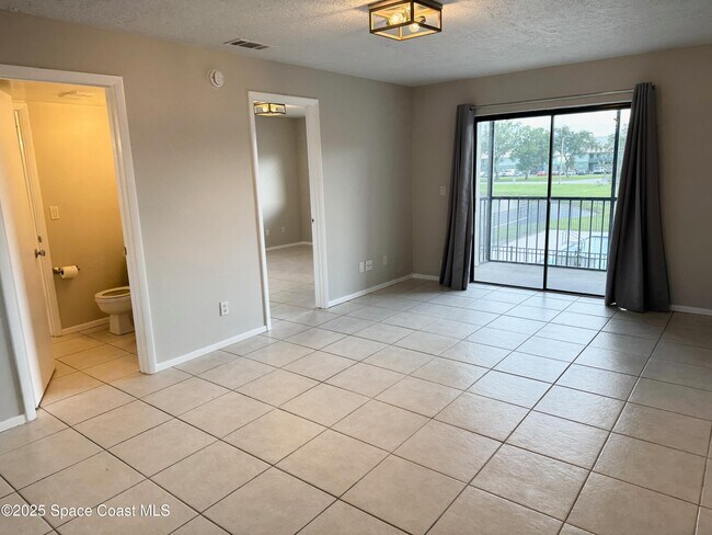 Building Photo - 1802 University Ln