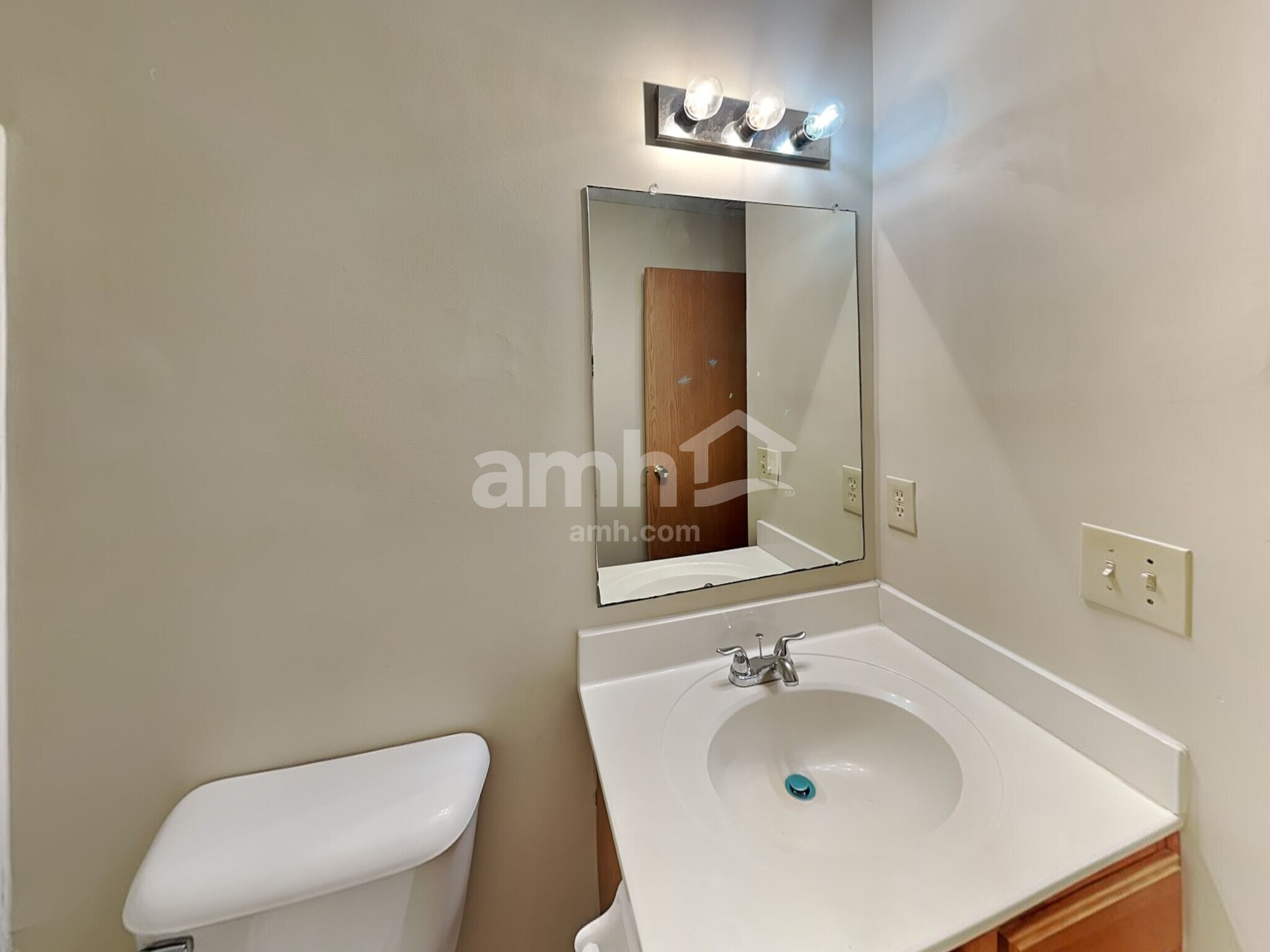 Building Photo - 7468 Hemrich Dr