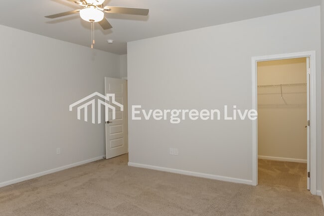 Building Photo - 230 Exeter St