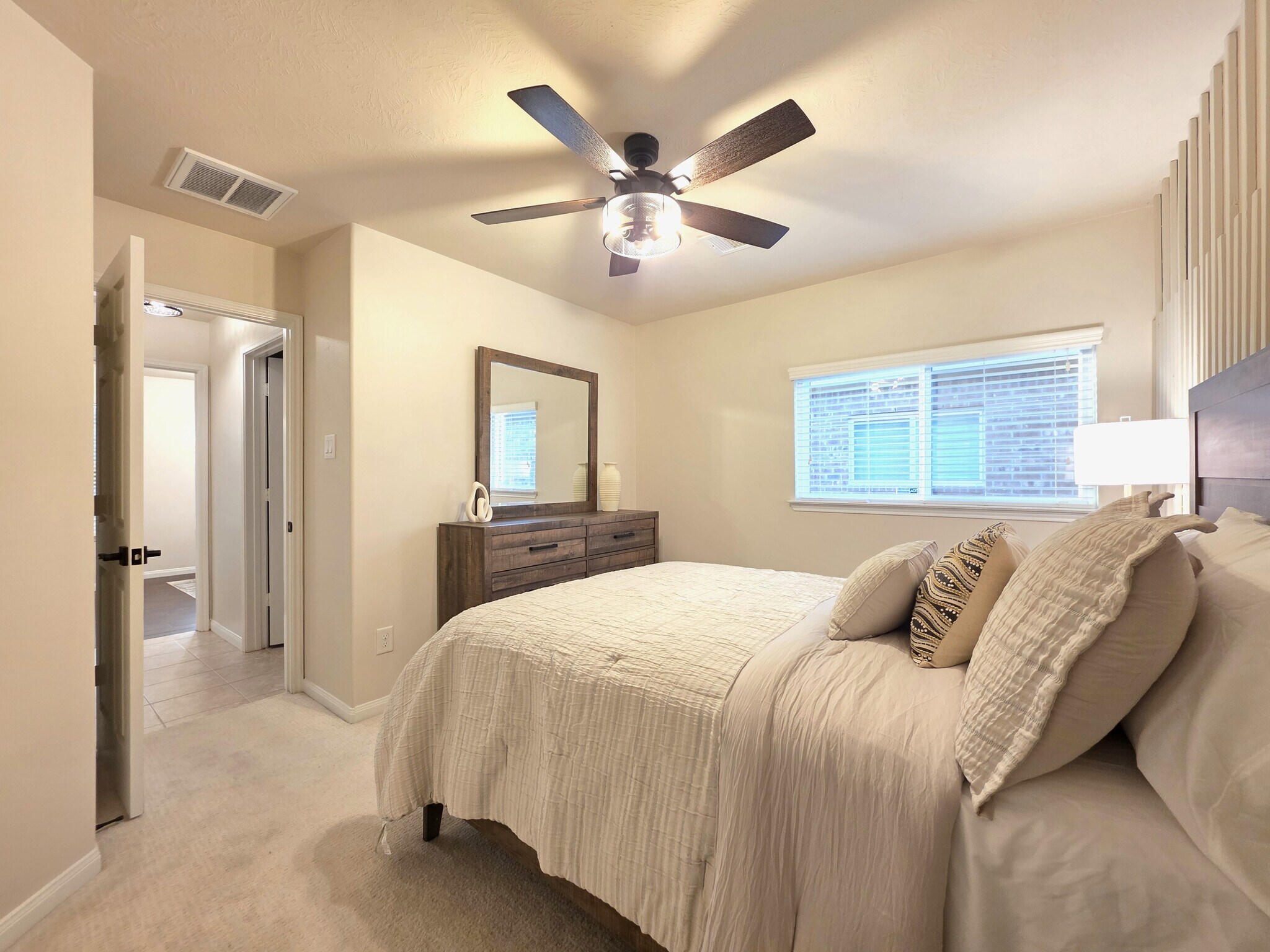 Building Photo - 15434 Kaston Dr