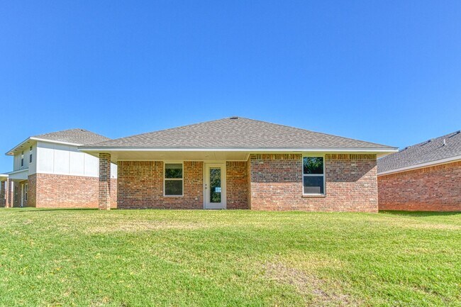 Building Photo - New Construction!  Lawn care provided!