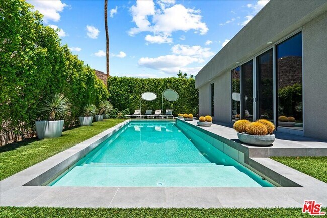 Building Photo - 1175 Los Robles Dr