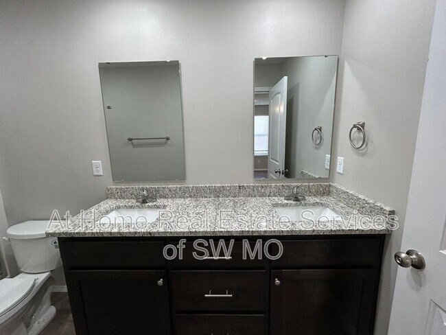 Building Photo - 704 Watermill Cir