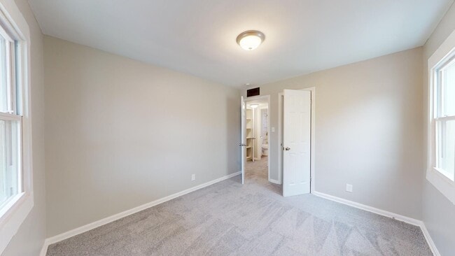 Building Photo - Old Brooklyn - 3 Bedroom Single Family Home