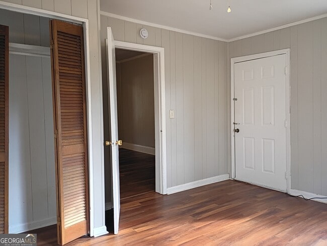 Building Photo - 211 Arnco 6th St