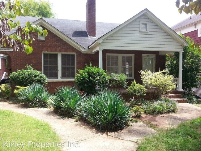 Building Photo - November  Move In Special 1/2 off first fu...