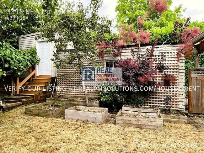 Building Photo - 3115 NE 41st Ave