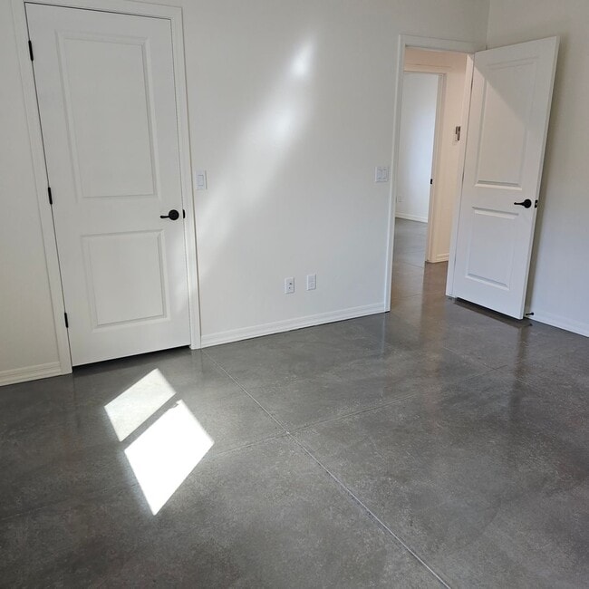 Building Photo - Brand New Patio Home