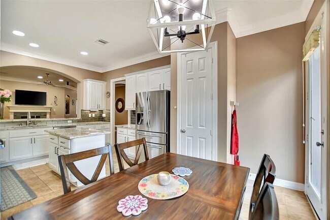 Building Photo - 1119 Sopris Dr