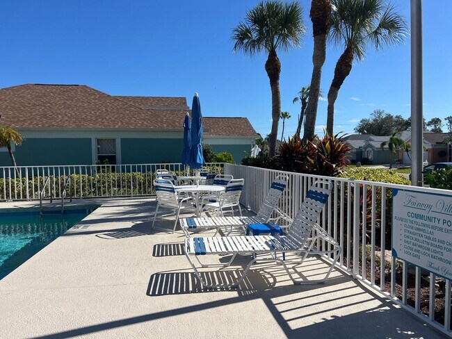 Building Photo - Welcome to your new home in beautiful Venice, Fl!  2 Bedroom 2 Bath w/ Den