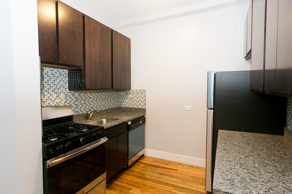 Building Photo - 4828 N Damen Ave