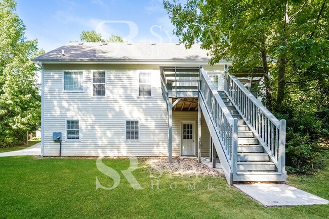 Building Photo - Lease today! No extra charge for contentment and relaxation!